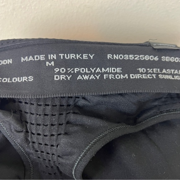 Sweaty Betty Stamina Black High Neck Bra - Picture 5 of 5